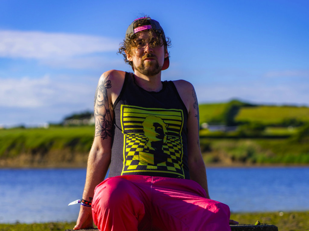 Jamie Panton chilling on set